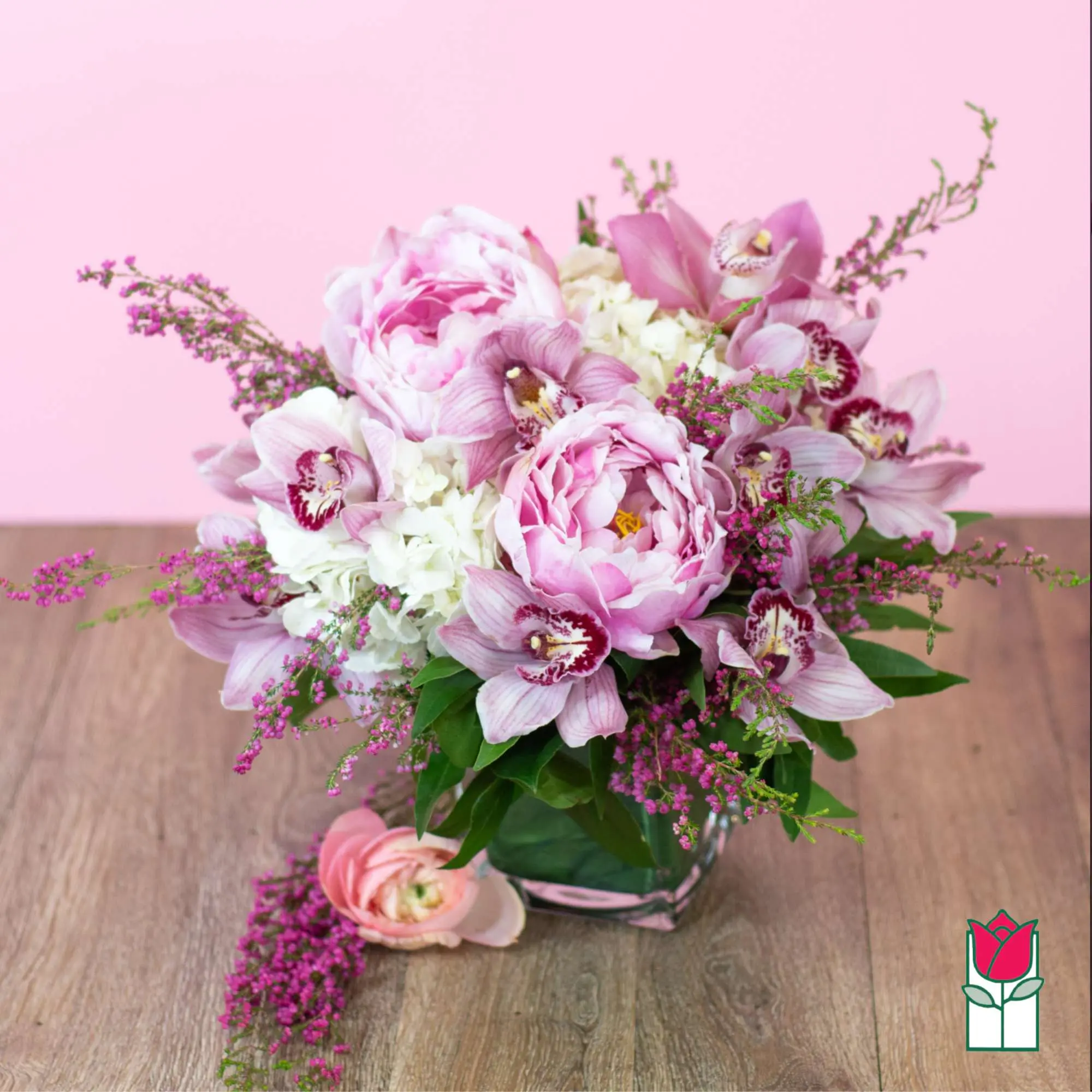 Beretania's Ocean Villa & Peony Bouquet [Peony Out Of Season]