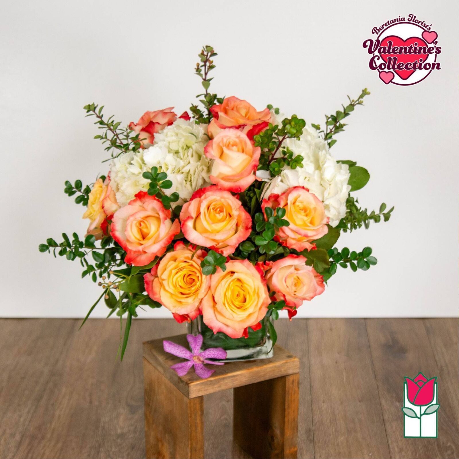 Beretania's Compact Bouquet - Peach (Standard)