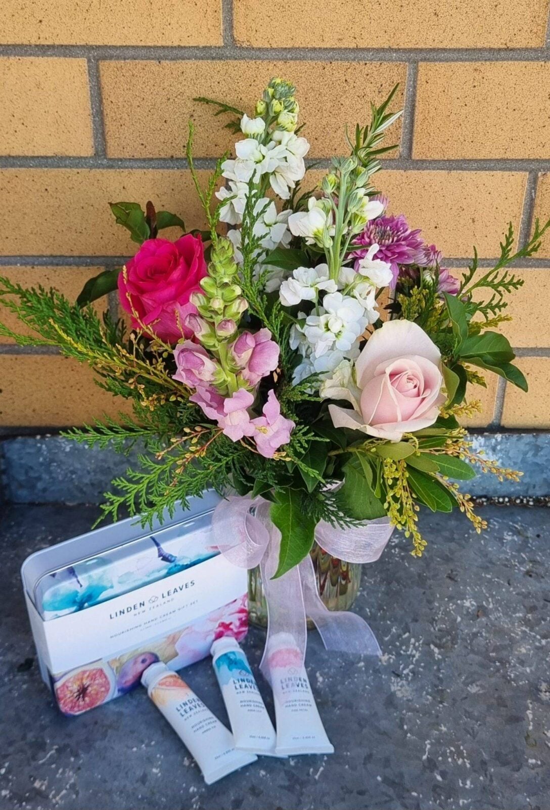 Mother's Day Garden Vase with Hand-Cream Gift Set