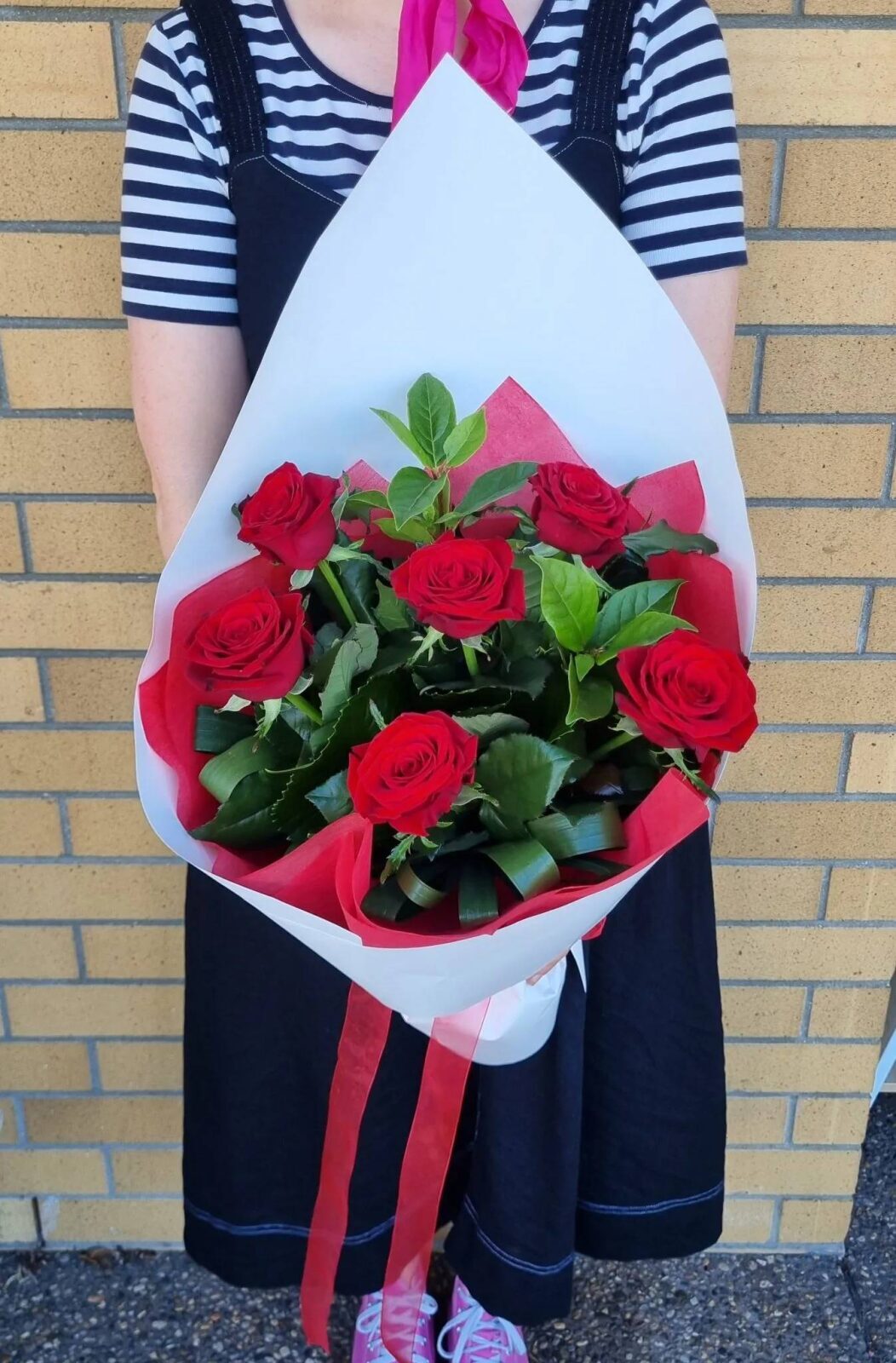Half a Dozen Long Stem Red Roses