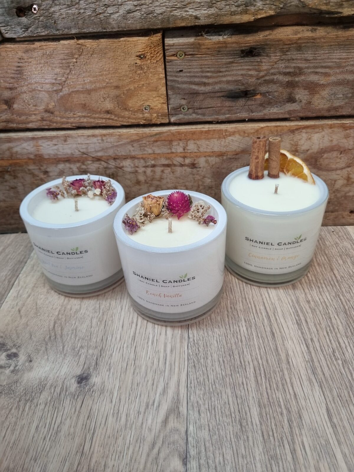 Beautiful Scented Candle with dried flowers
