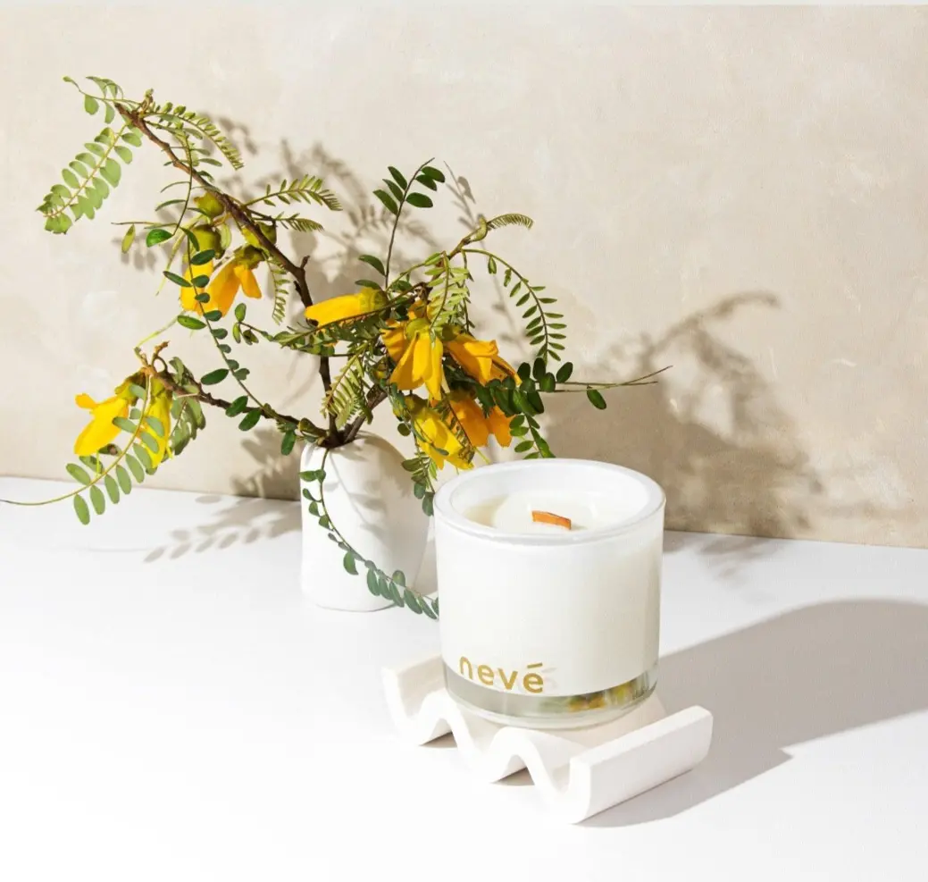 Neve Woodwick Soy Candle