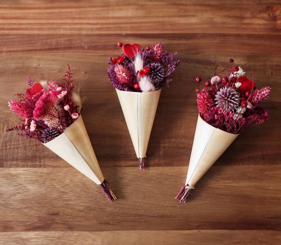 Everlasting Pixie Mini Dried Bouquet