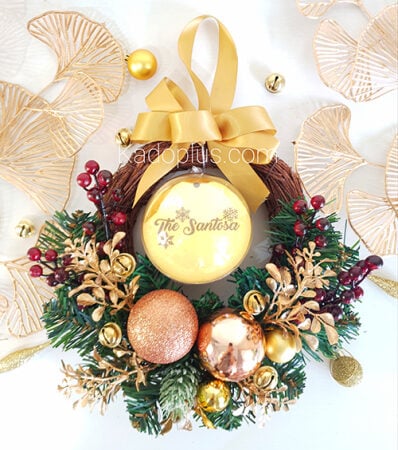 Hiasan Natal: Personalised Golden Wreath