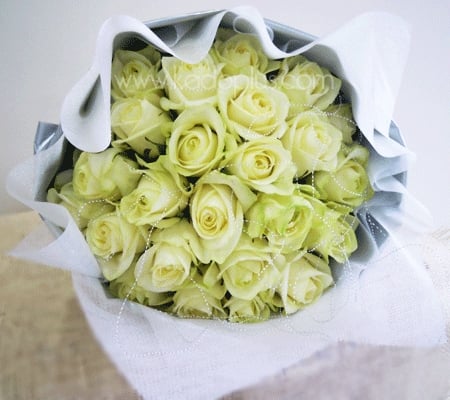 30 White Roses Bouquet