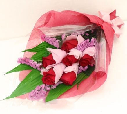 Buket Mawar Merah: Lovely Red Roses
