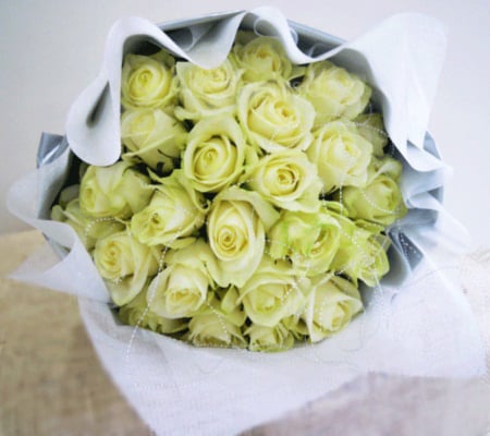 30 White Roses Bouquet