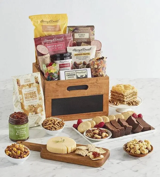 Grand Everyday Sharing Gift Basket