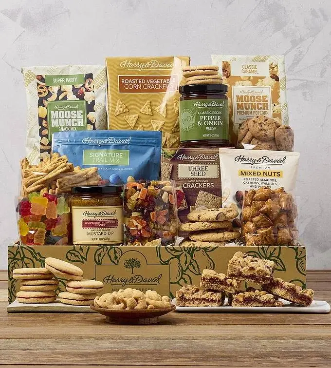 Harry & David Supreme Gift Box with Sweet and Salty Treats