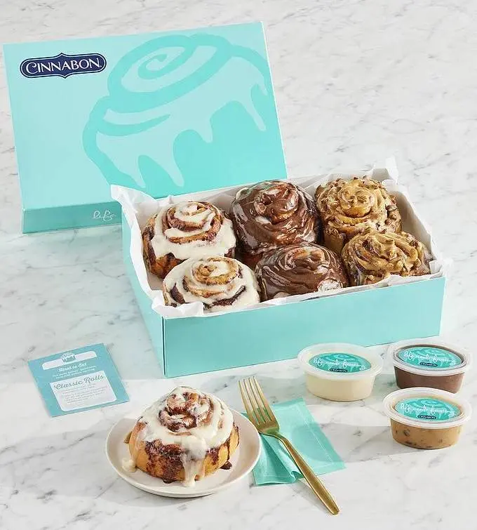 Cinnabon Classic Roll Frosting Flight