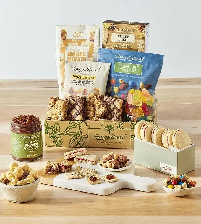 Harry & David Deluxe Gift Box with Sweet and Salty Treats