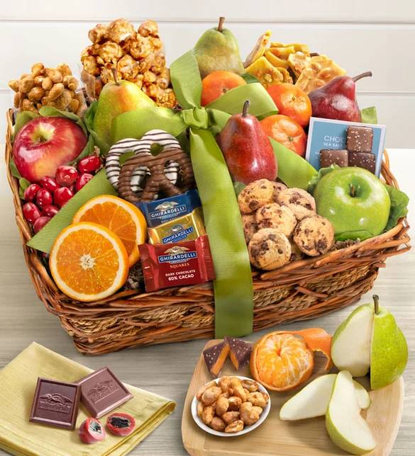 Distinctive Fruit Basket & Sweets Gift (Distinctive Fruit Basket & Sweets Gift)