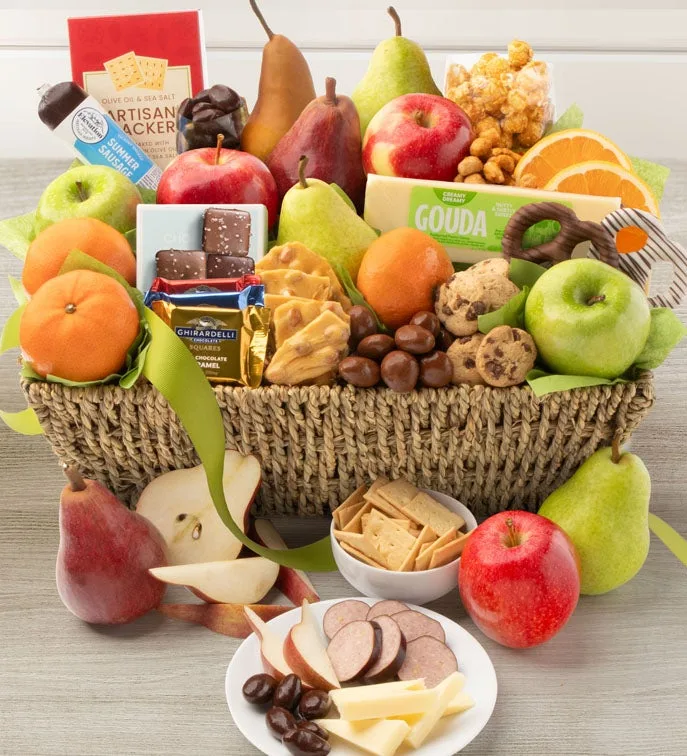 Distinctive Fruit Basket & Sweets Gift (Distinctive Fruit Basket & Sweets Gift)
