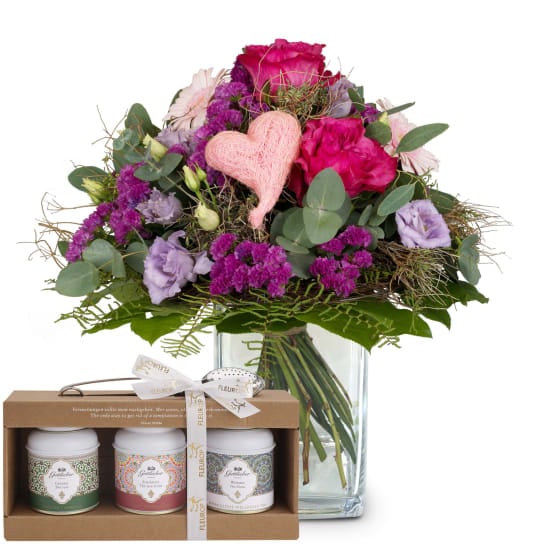 Flower bouquet «Sweet Bloom» with Gottlieber tea gift set (Minimum)