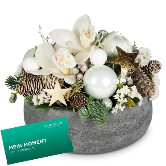 Flower arrangement "Great Moments" with fairy lights and a CHF 100.- gift voucher from Wellness-Therme FORTYSEVEN