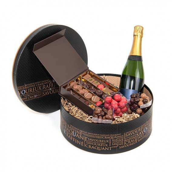 Sparkling Box And Chocolates (25 NUMBER OF CHOCOLATES)