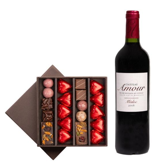 Love & Chocolate (22 Chocolates)