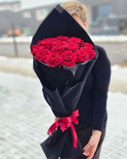 Bouquet RED in BLACK (Medium)
