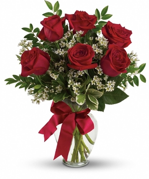 Round bouquet of 7 red roses "Flame"