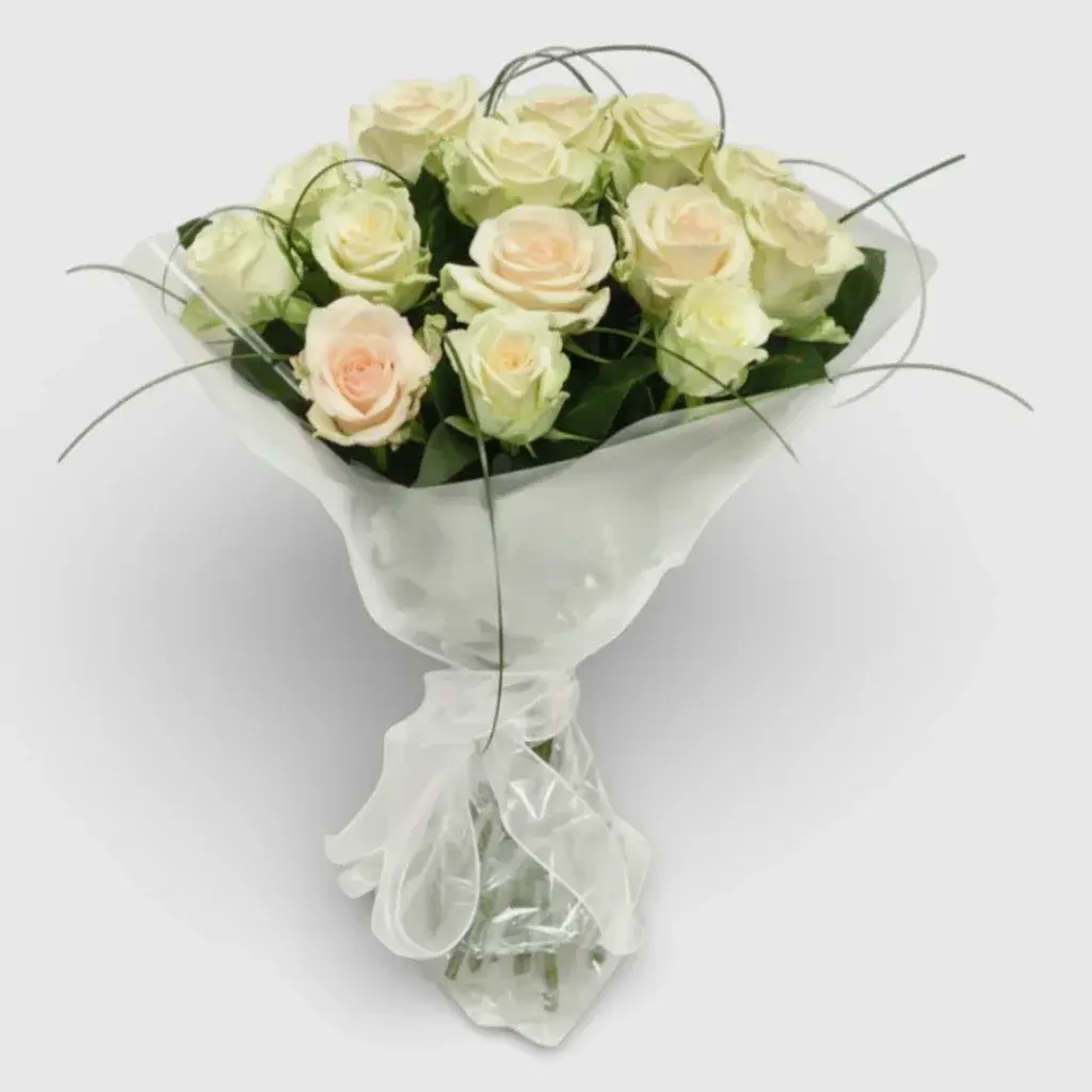 Round bouquet of 15 white roses "Tenderness"
