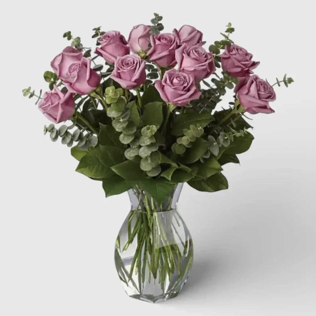 Bouquet of 15 pink roses with eucalyptus