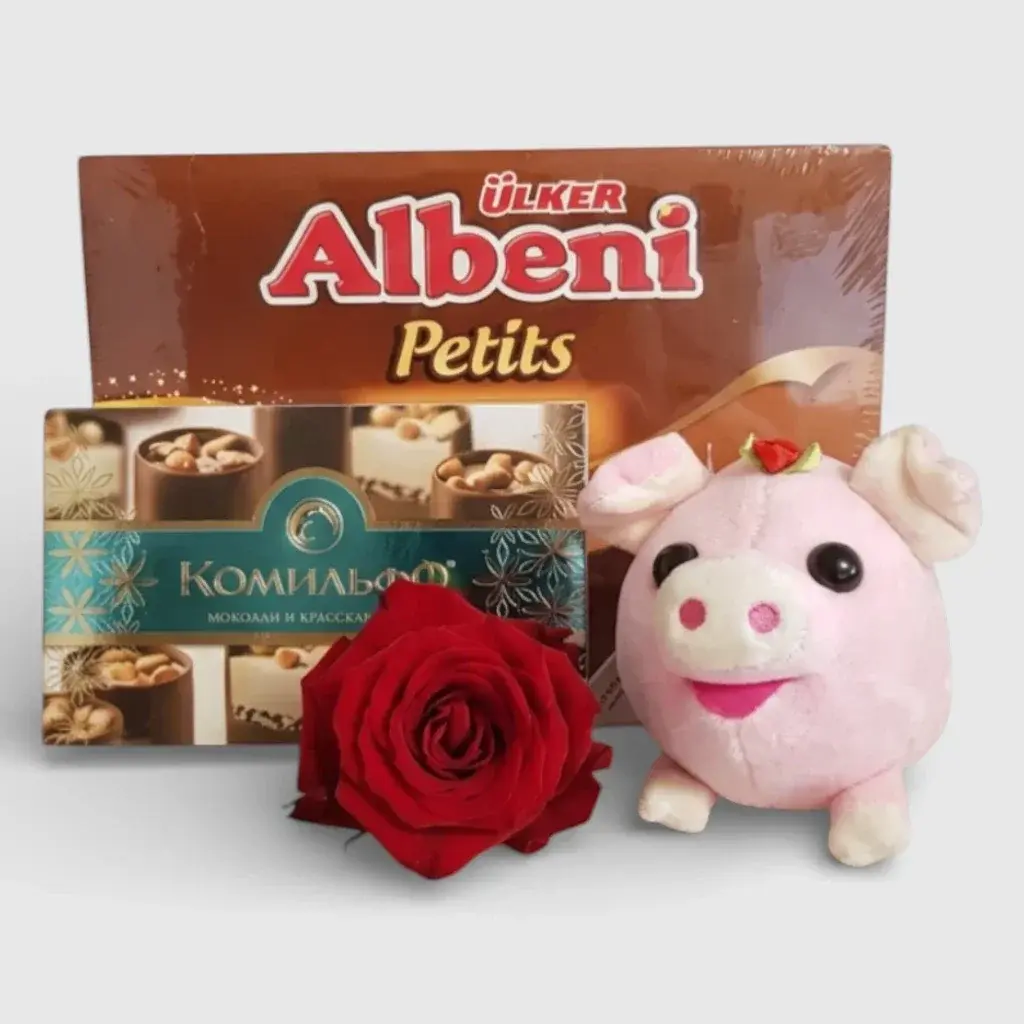 Plush pig with rose and candies
