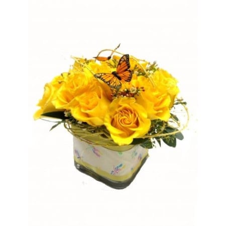 Sunny arrangement with roses