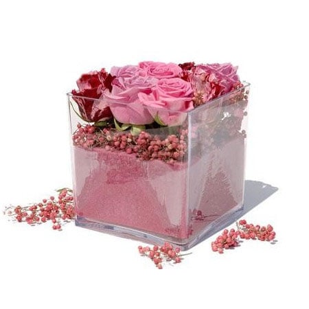 Cube with roses