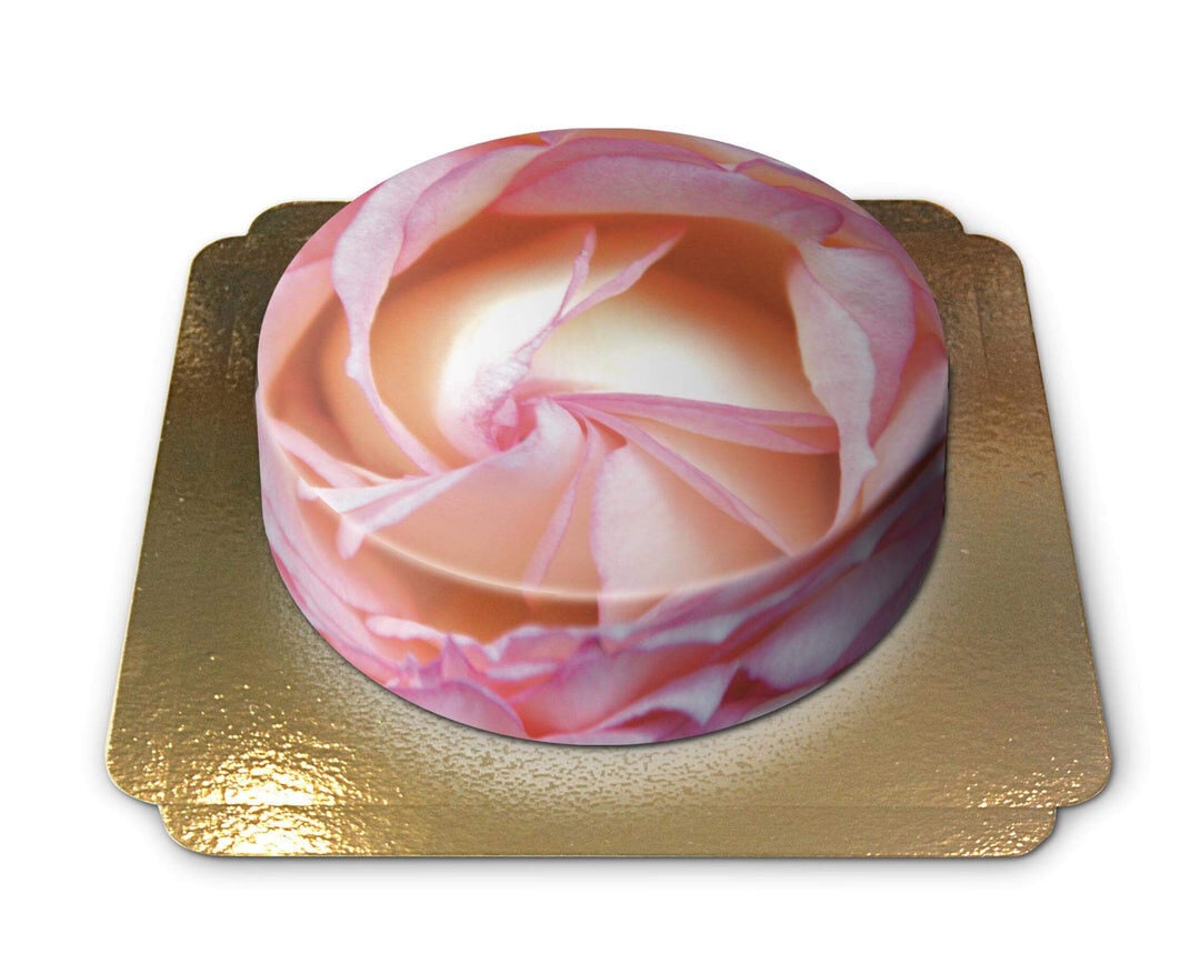 Rosebud cake (Small((18 cm)6-8 pieces))