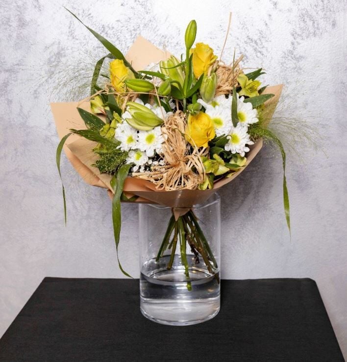 YELLOW AND WHITE BOUQUET
