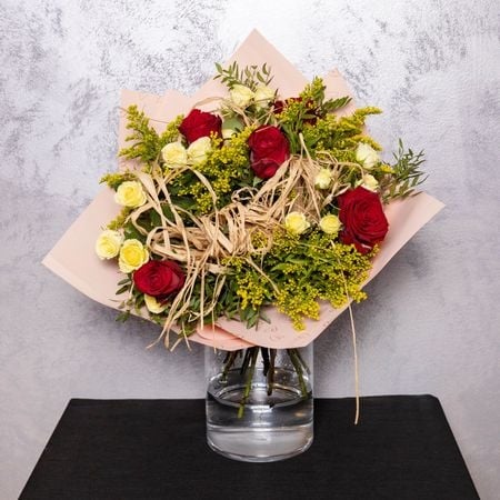 A BOUQUET OF YEAR-ROUND JOY