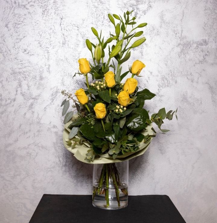 YELLOW BOUQUET TIED VERTICALLY
