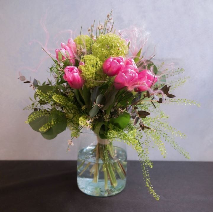 TULIP CARESS BOUQUET