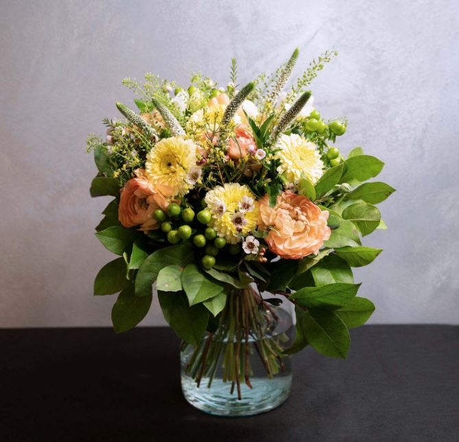 ISKERNÍK BOUQUET IN THE GREEN